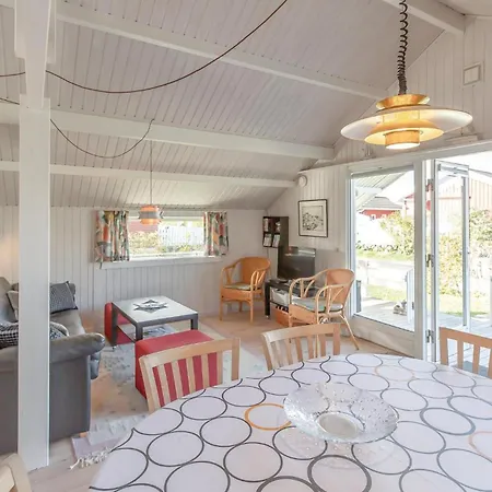 Beautiful Home In Brenderup Fyn *
